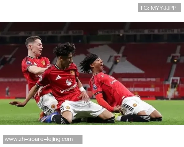 曼晚：JJ-加布里埃尔参与曼联一线队练习，最早下一年1月首秀